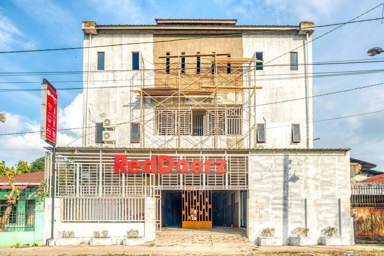 Reddoorz @ Jalan Kapten Muslim Medan Exterior foto